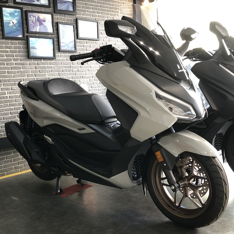 Honda Forza 350